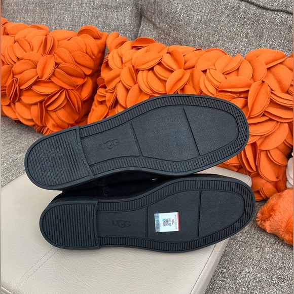 ❣️🆕UGG Josefene Cuff Black Suede Boots❣️ - Picture 10 of 11